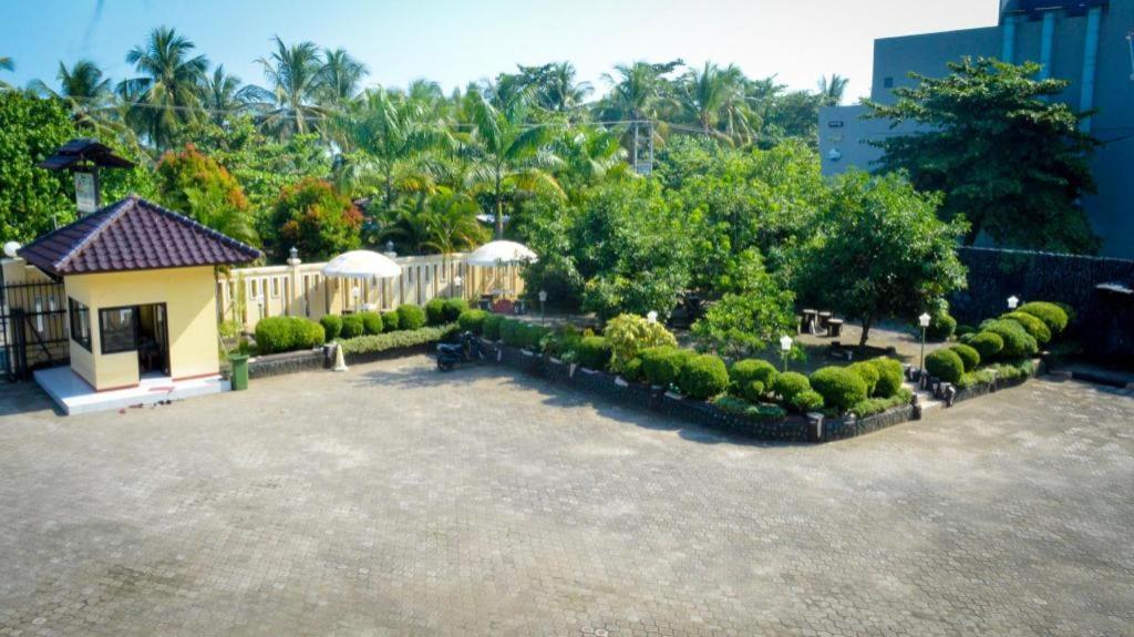 Uni Beach Hotel Pangandaran Eksteriør bilde